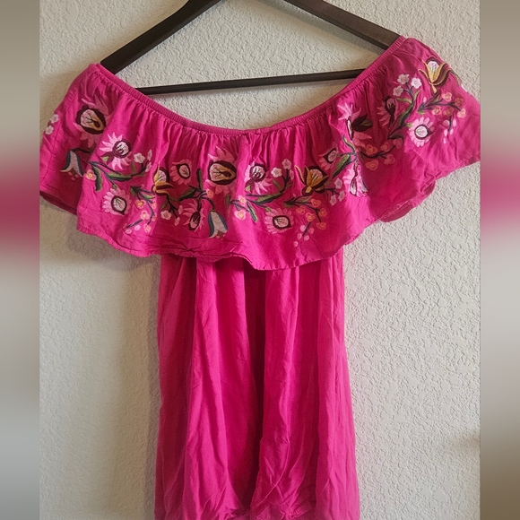 Off the shoulder embroidered top - Picture 2 of 4